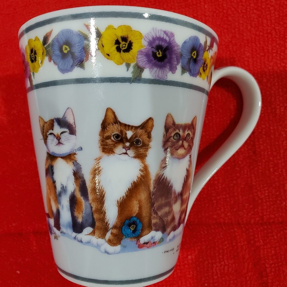 Porcelain Mug with 3 Kittens and Pansies